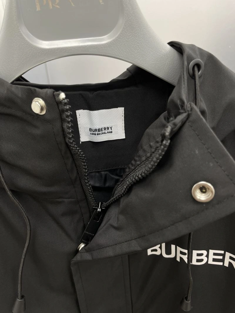 Bright Burberry Outwear 102679