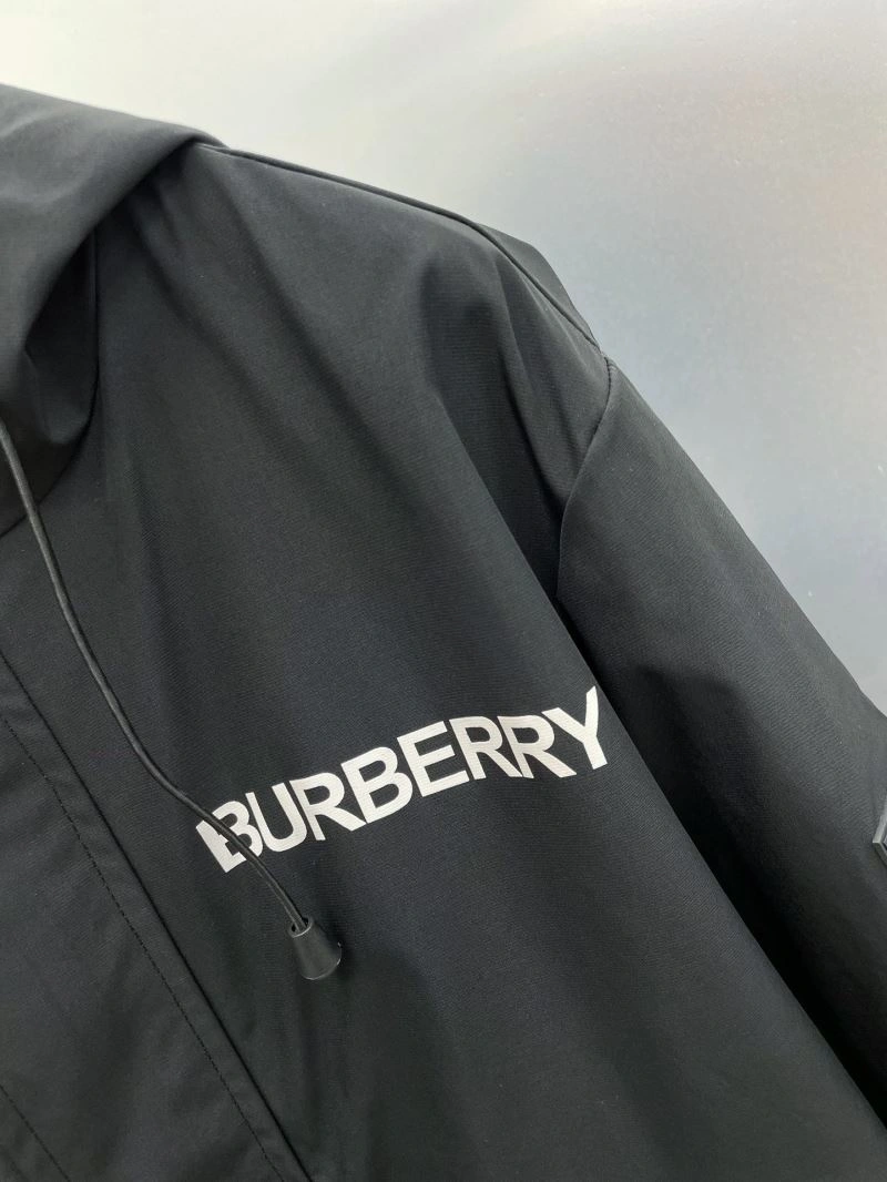 Bright Burberry Outwear 102679