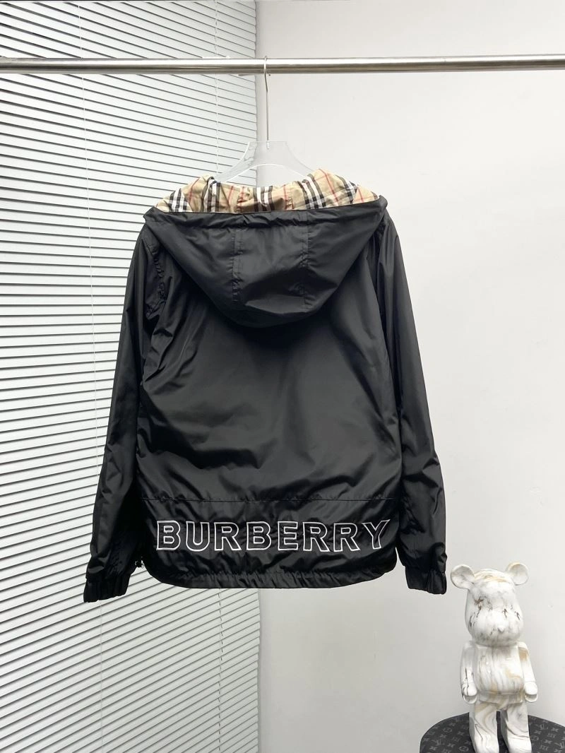 Burberry Outwear Compact 102666
