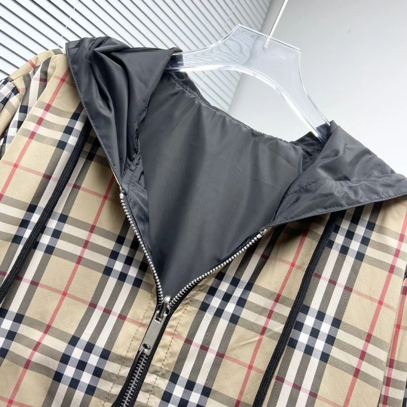 Snug Burberry Outwear 102663
