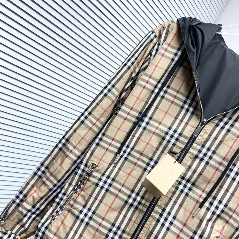 Snug Burberry Outwear 102663