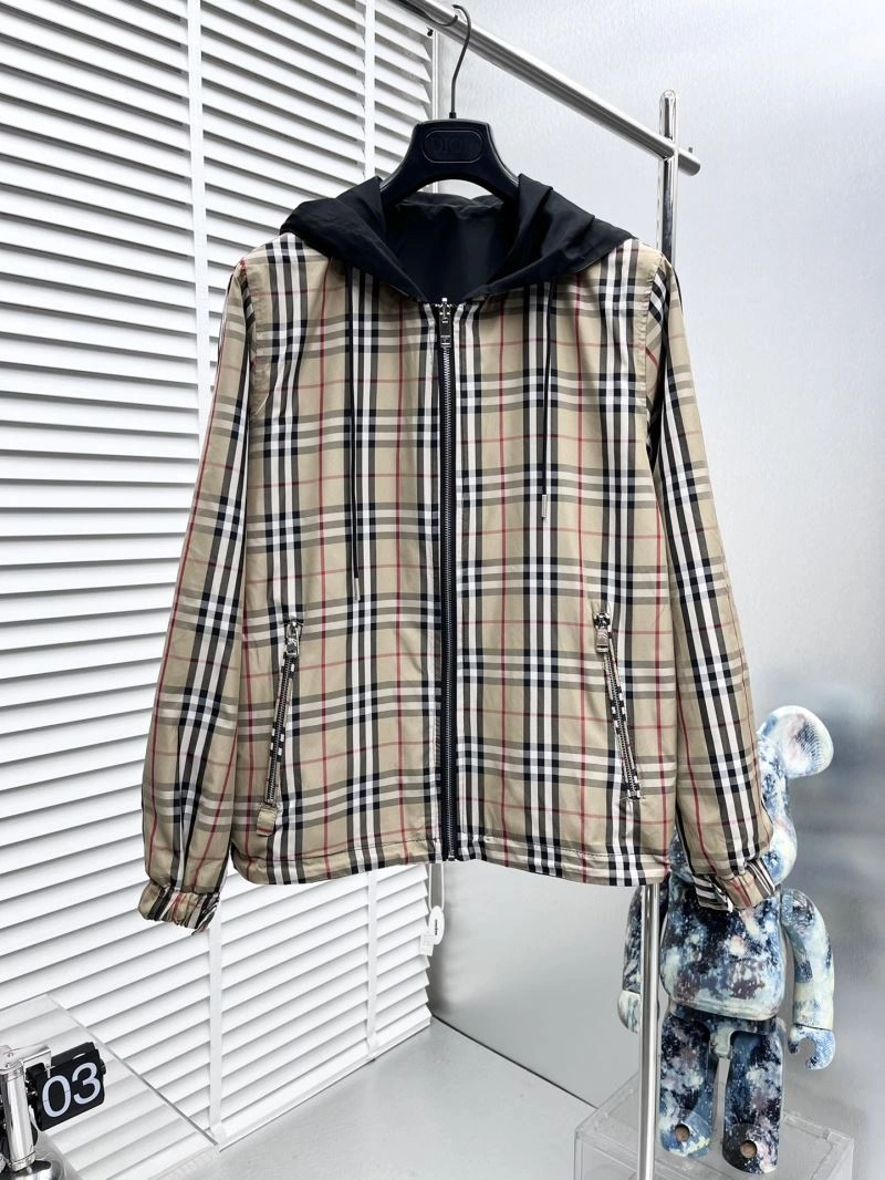 WaterResistant Burberry Outwear 102659