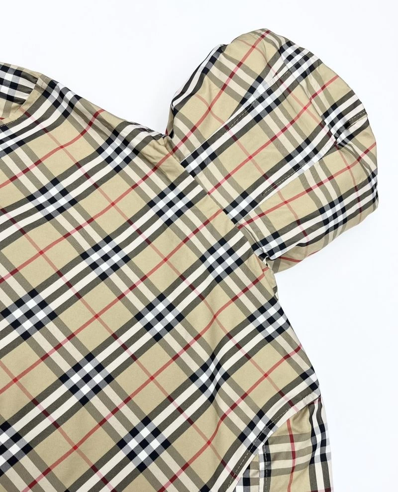 WaterResistant Burberry Outwear 102659