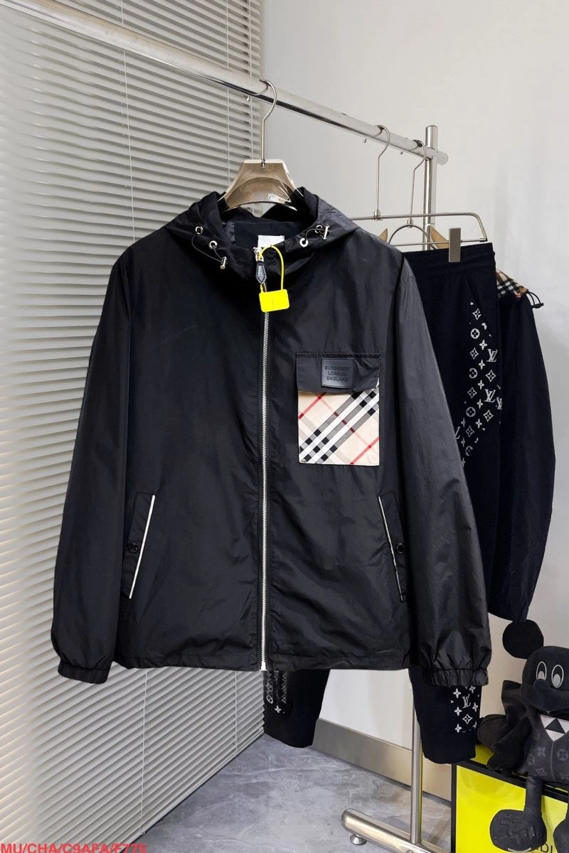 Supportive Burberry Outwear 102280