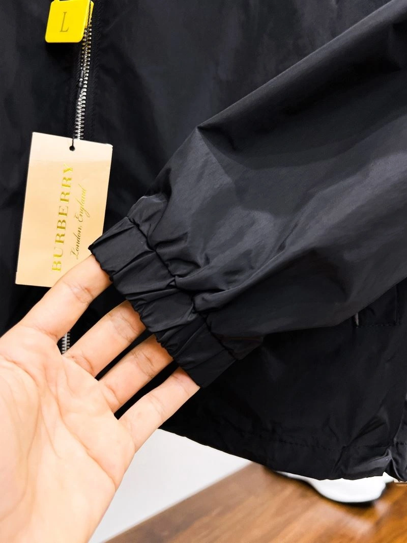 Supportive Burberry Outwear 102280