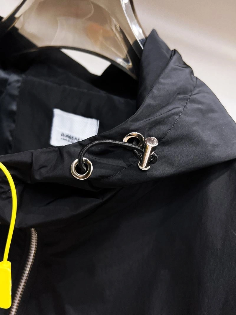 Supportive Burberry Outwear 102280