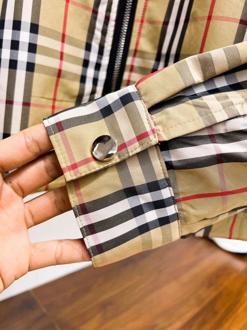 Contemporary Burberry Outwear 102278