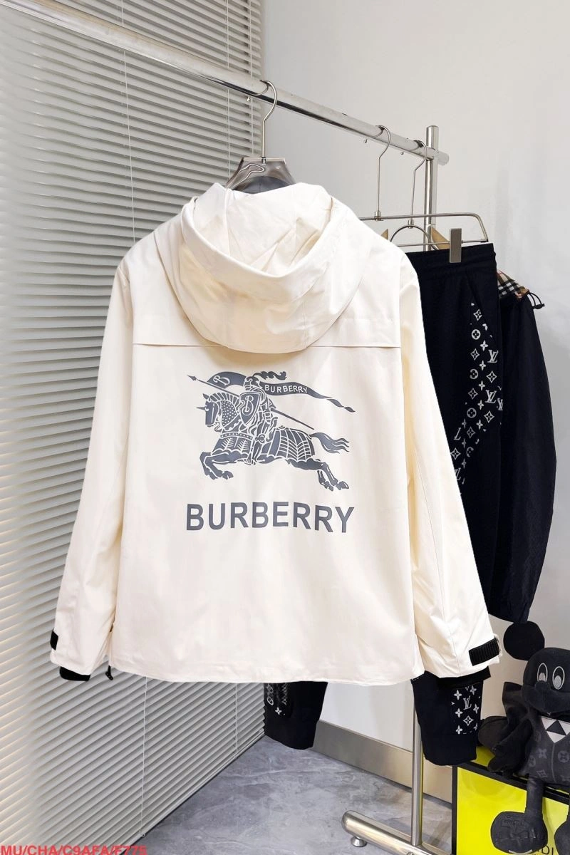 Burberry Outwear EasyMatch 102284