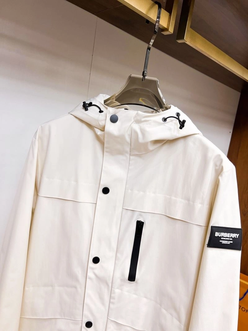 Burberry Outwear EasyMatch 102284