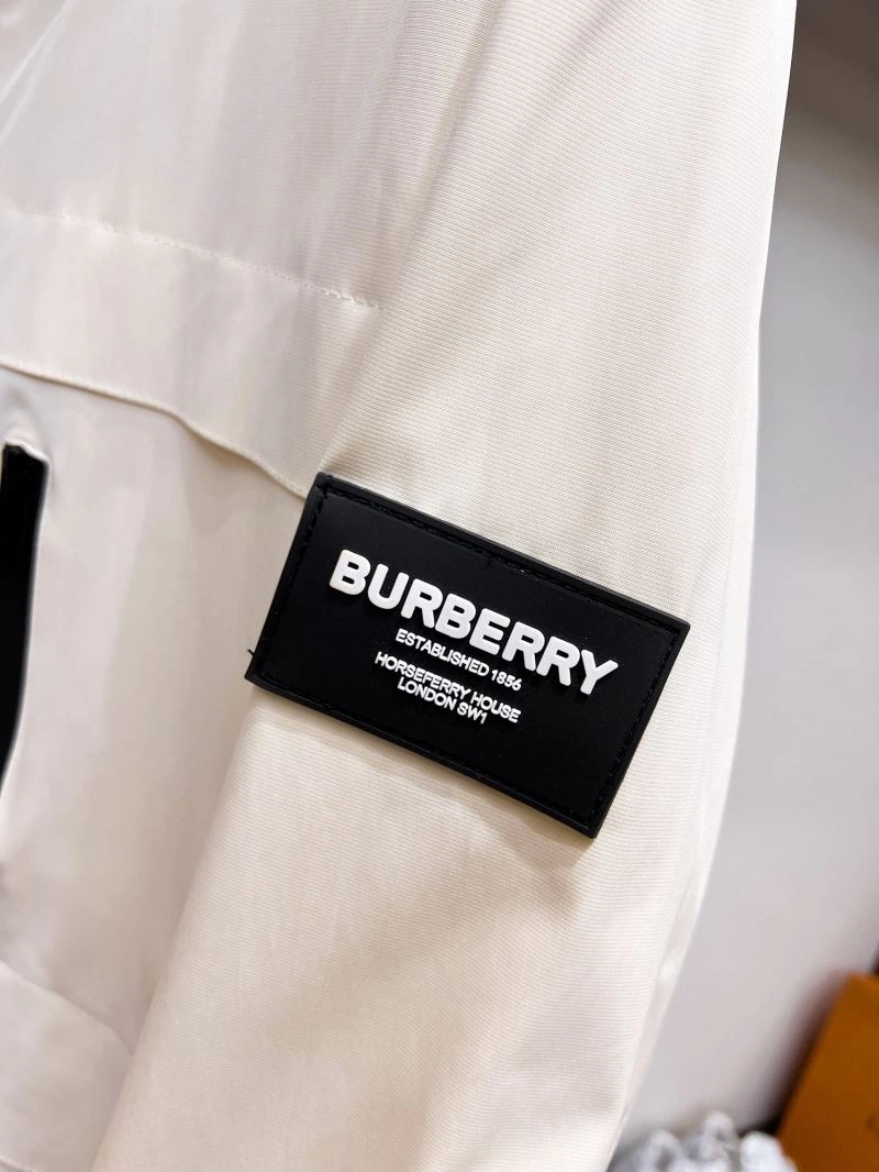 Burberry Outwear EasyMatch 102284