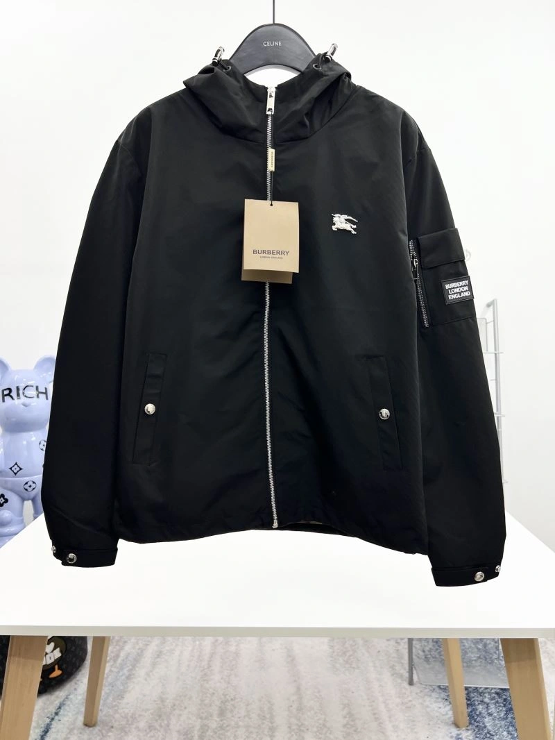 Bright Burberry Outwear 102312