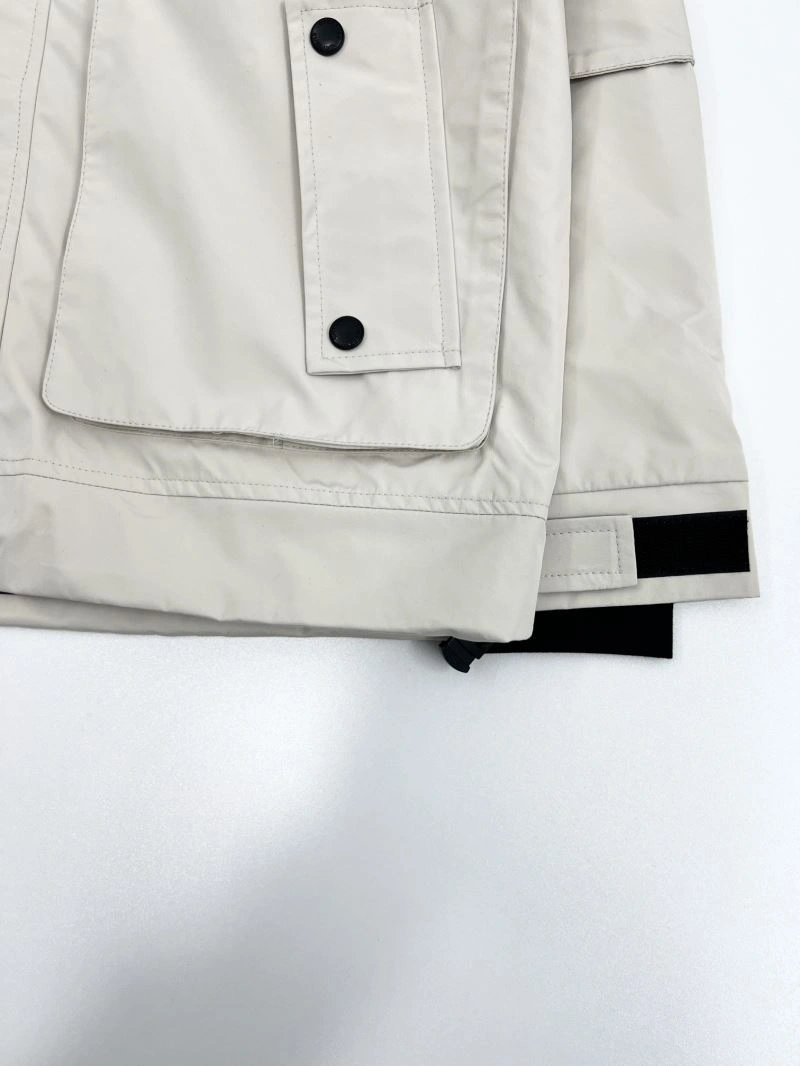 ComfortFit Burberry Outwear 102282