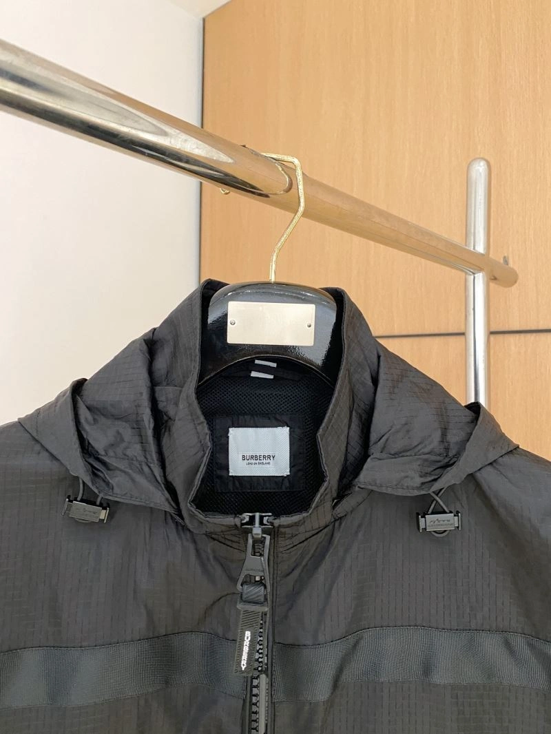 Effortless Burberry Outwear 102260