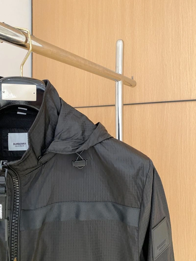 Effortless Burberry Outwear 102260