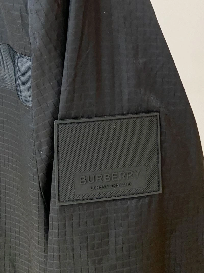 Effortless Burberry Outwear 102260