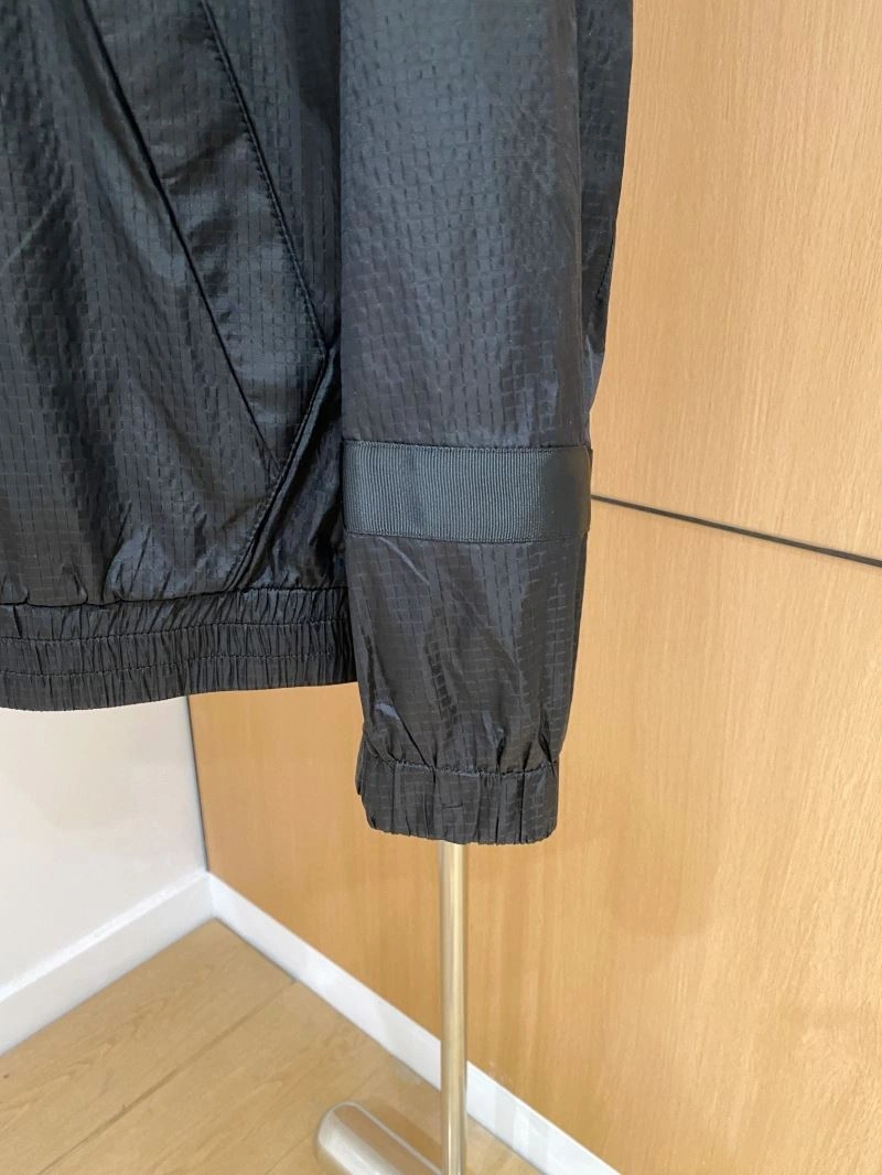 Effortless Burberry Outwear 102260