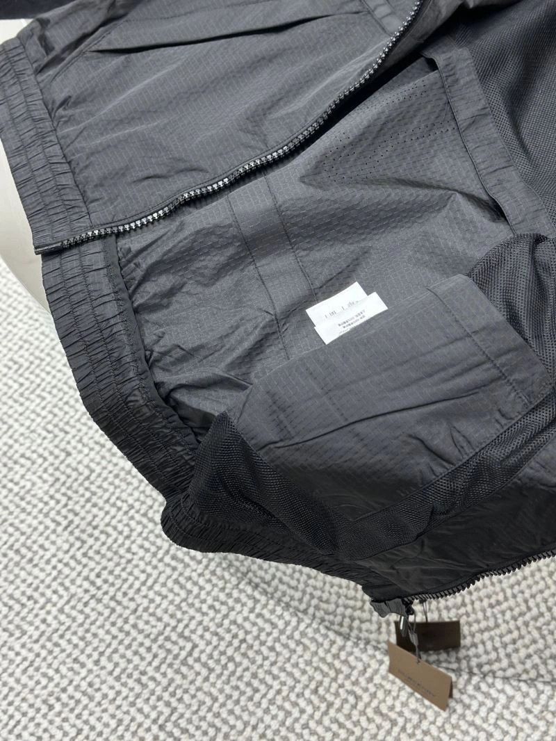 Burberry Outwear QuickDry 102257