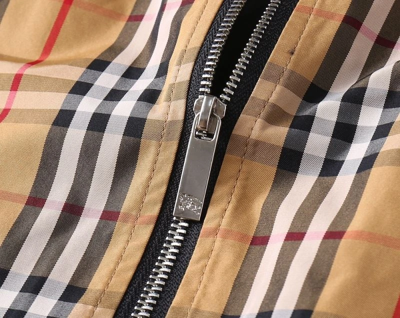 Burberry Outwear MultiPurpose 102247