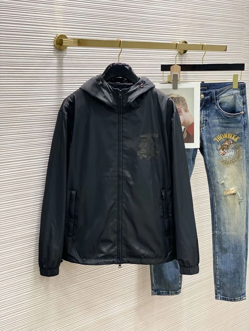 Trendy Burberry Outwear 102250