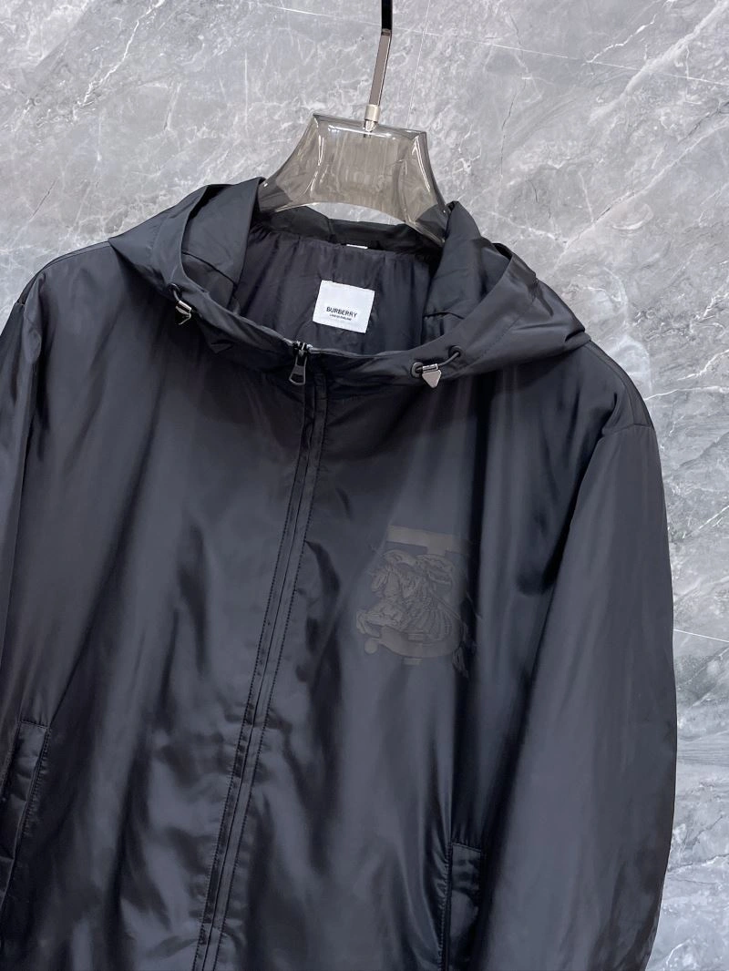 Minimalist Burberry Outwear 102239