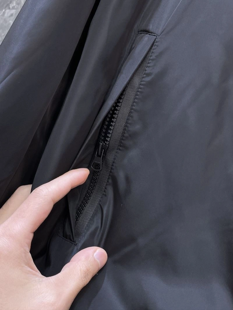 Minimalist Burberry Outwear 102239