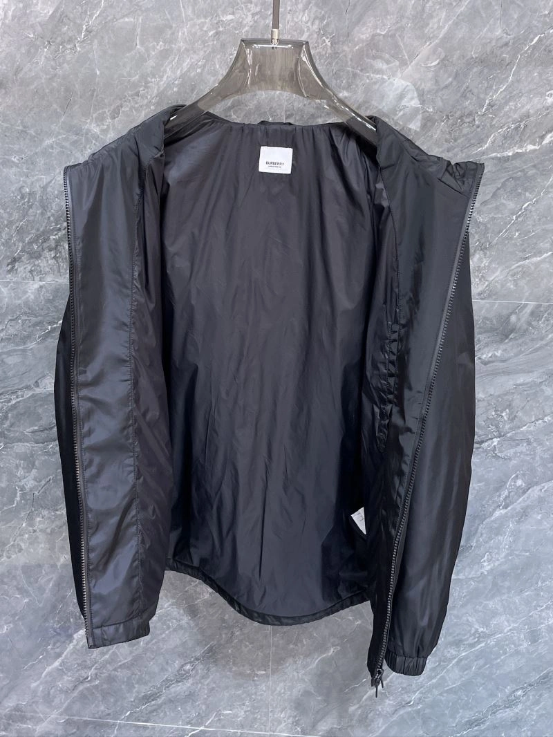 Minimalist Burberry Outwear 102239