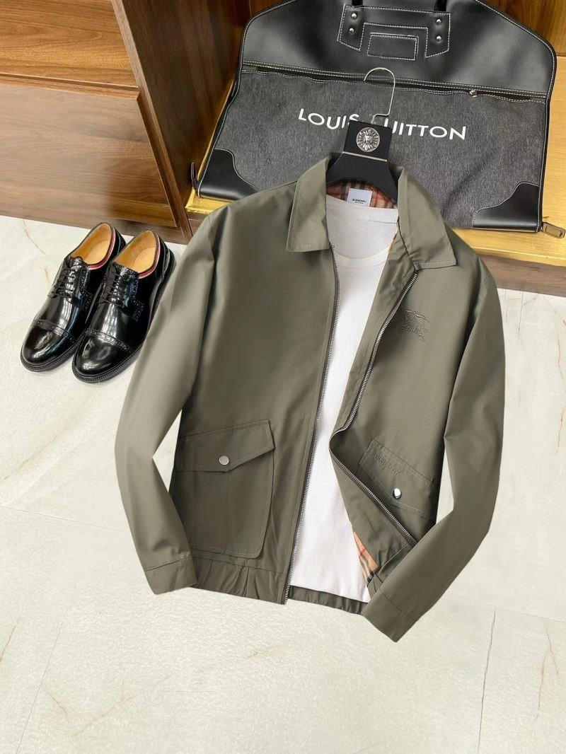 Burberry Outwear Chic 102233