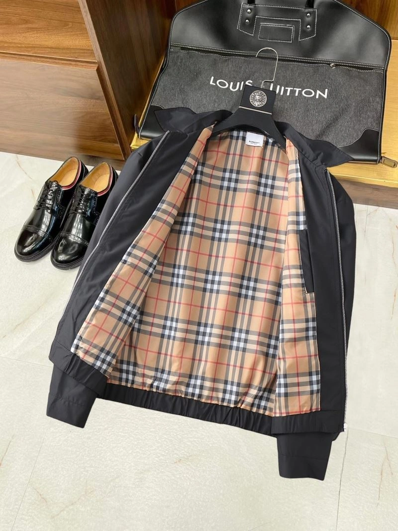 Burberry Outwear Chic 102233