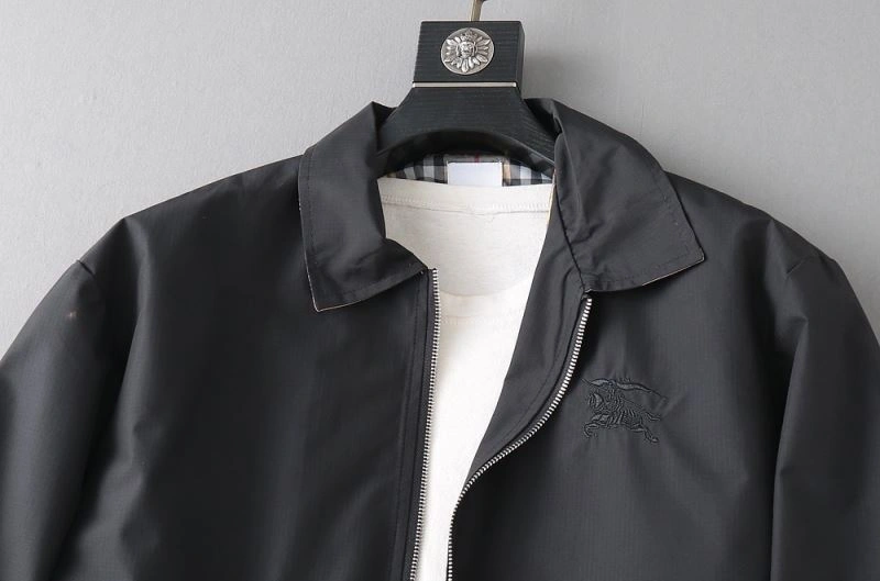 Burberry Outwear Chic 102233