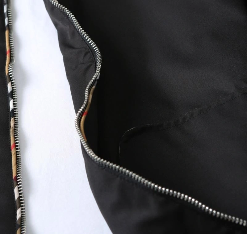 Durable Burberry Outwear 102231