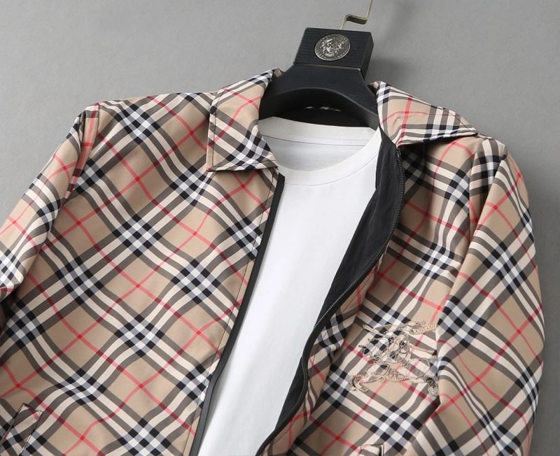 Sleek Burberry Outwear 102229