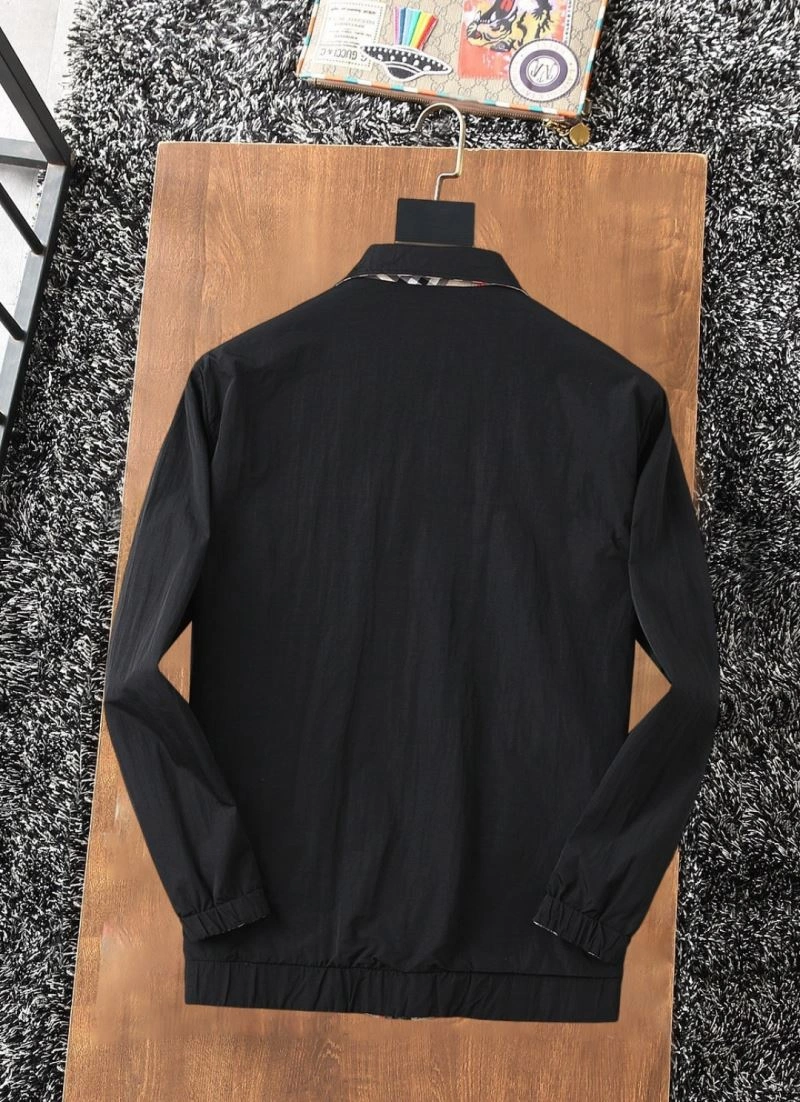 Sleek Burberry Outwear 102229