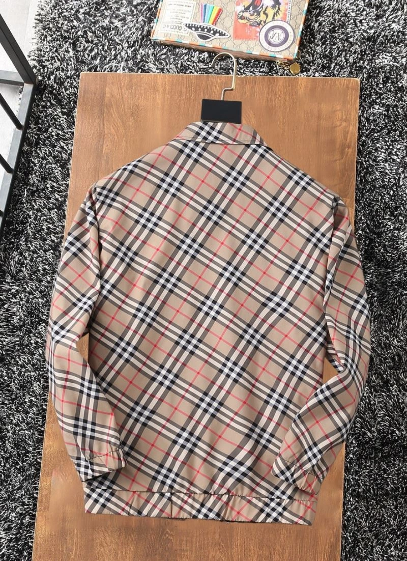 Sleek Burberry Outwear 102229