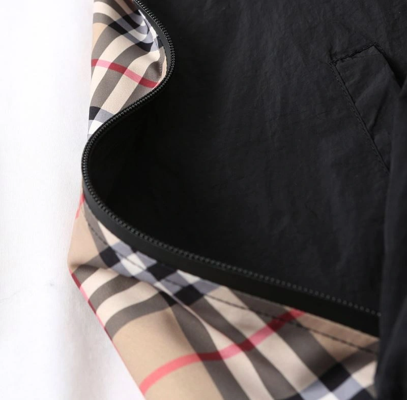 Sleek Burberry Outwear 102229
