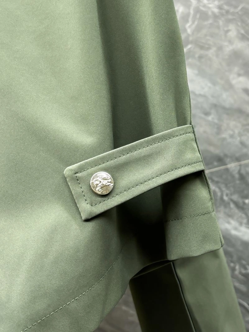Minimalist Burberry Outwear 102268