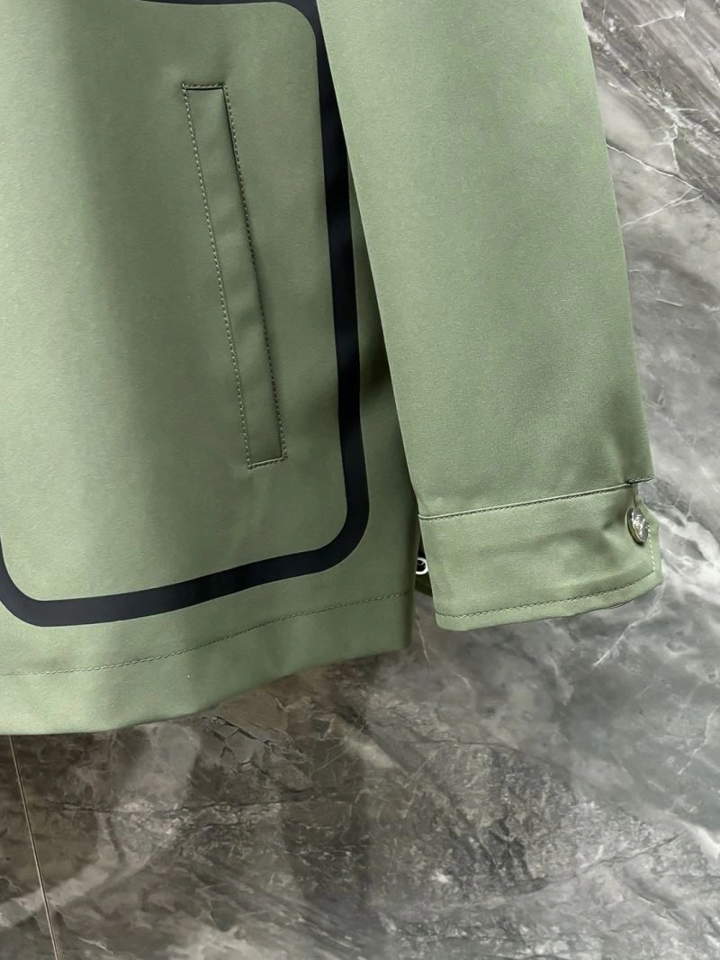 Minimalist Burberry Outwear 102268