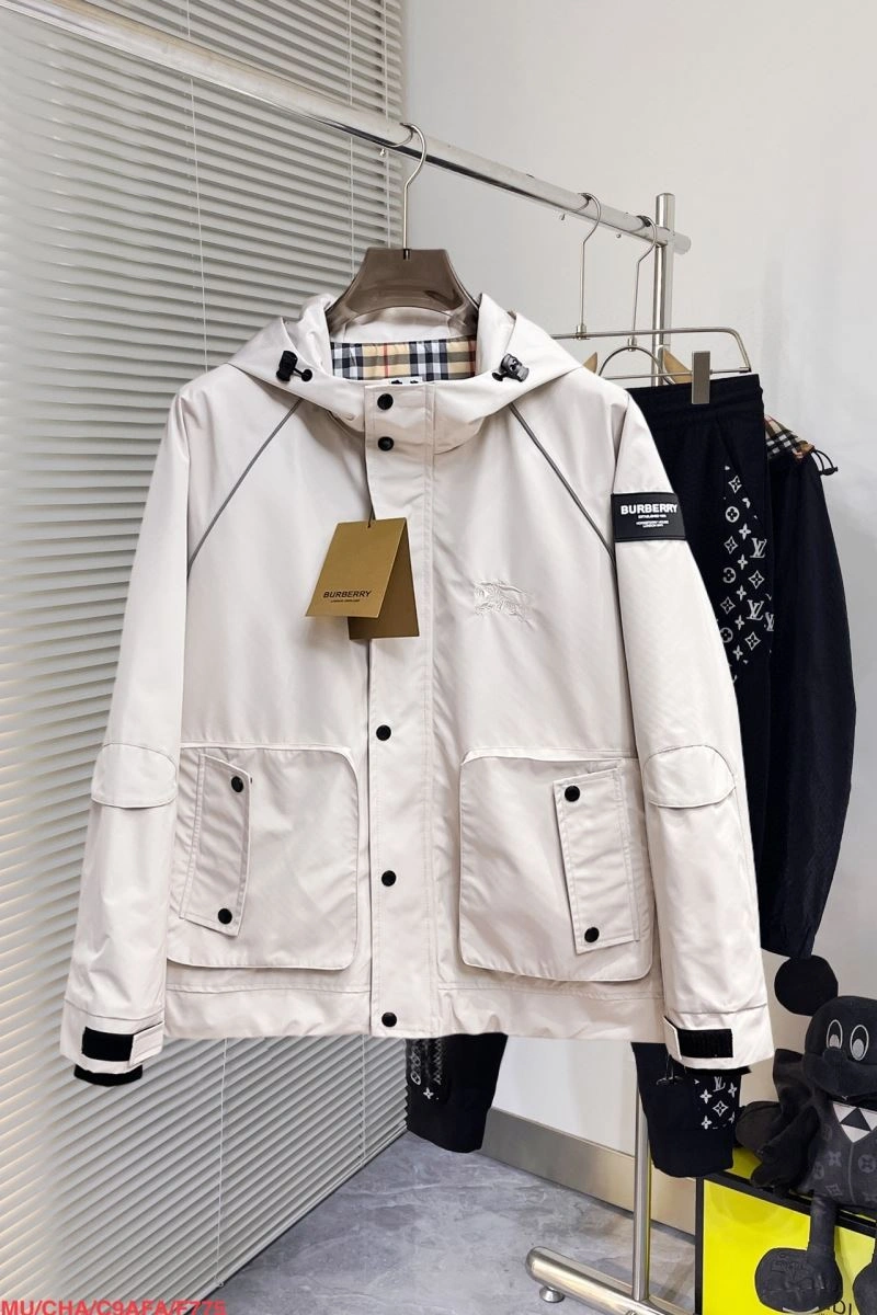 Burberry Outwear Bright 102227