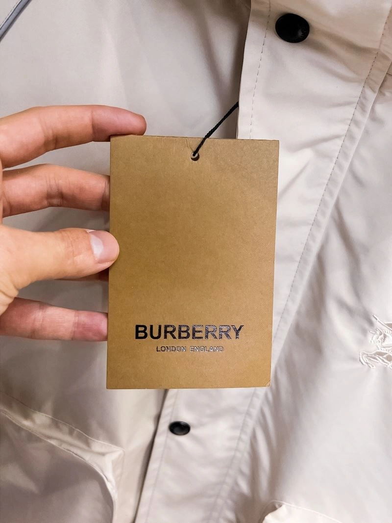 Burberry Outwear Bright 102227