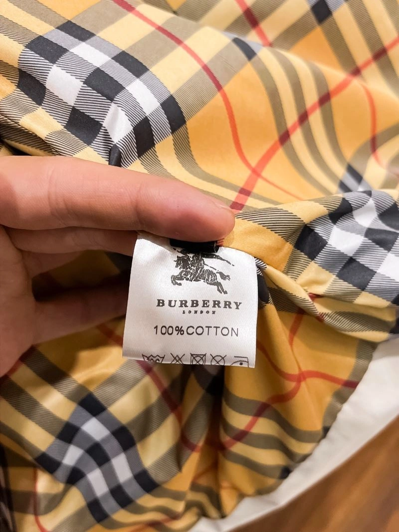 Burberry Outwear Bright 102227