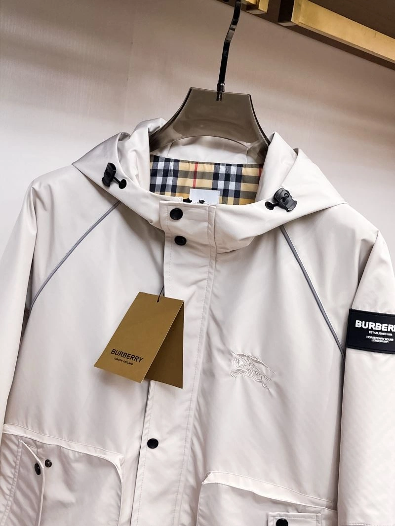 Burberry Outwear Bright 102227
