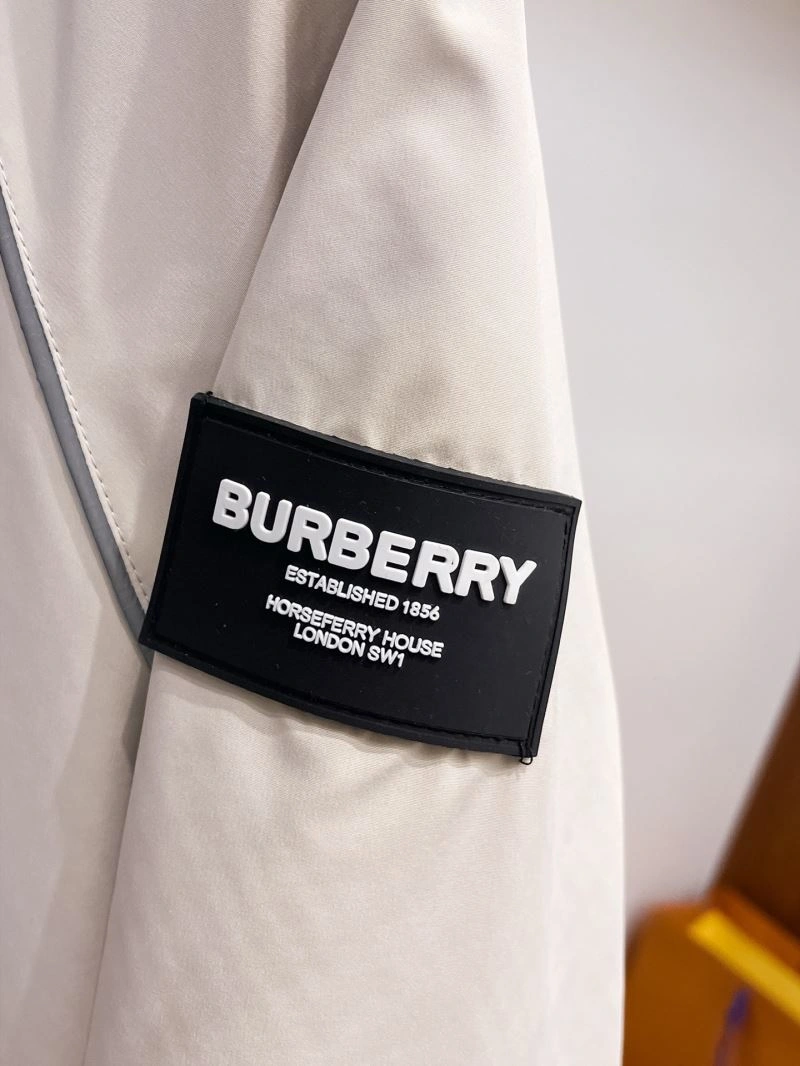 Burberry Outwear Bright 102227