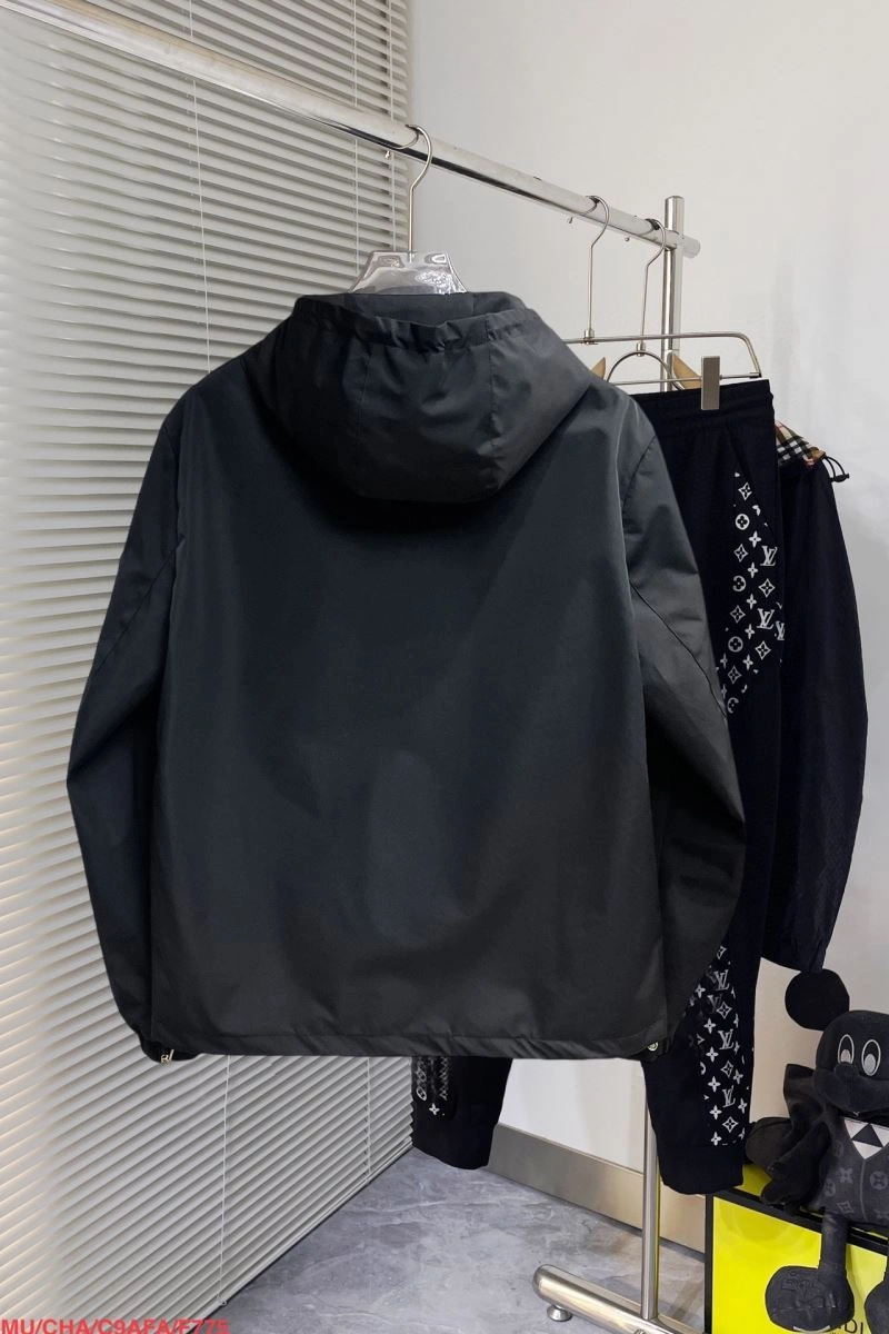 Burberry Outwear Unique 102224