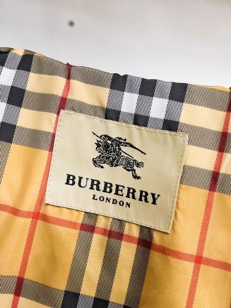 Burberry Outwear Unique 102224
