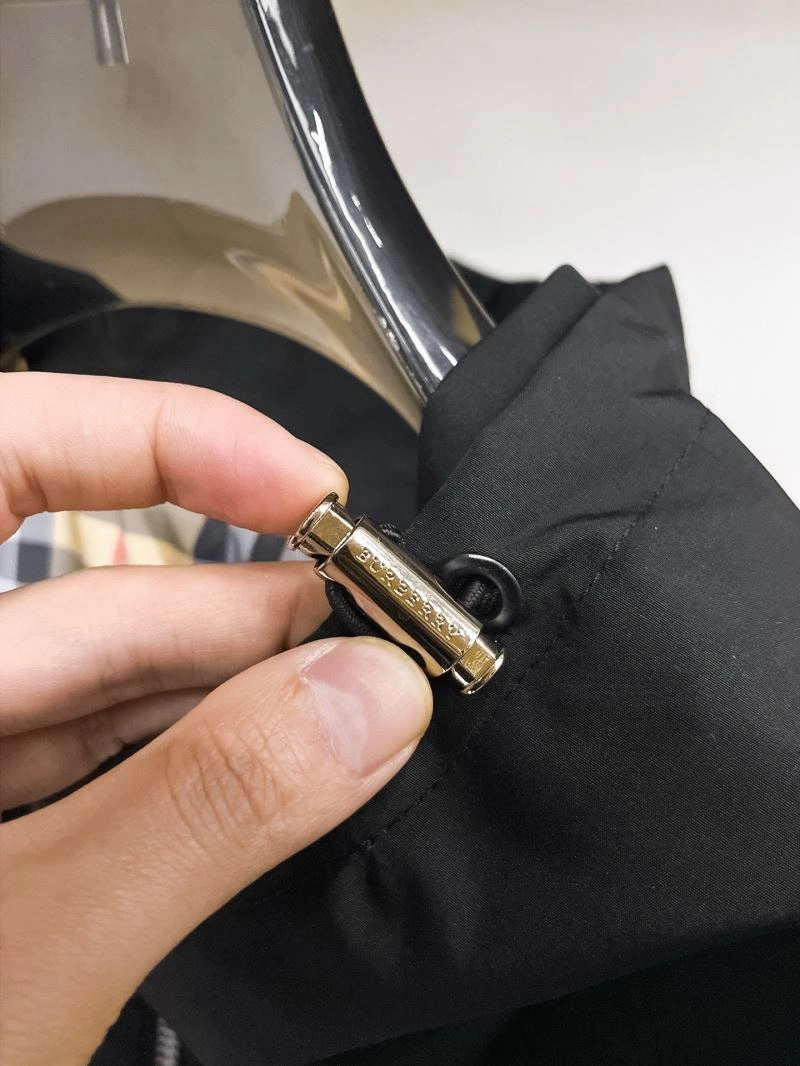 Burberry Outwear Unique 102224