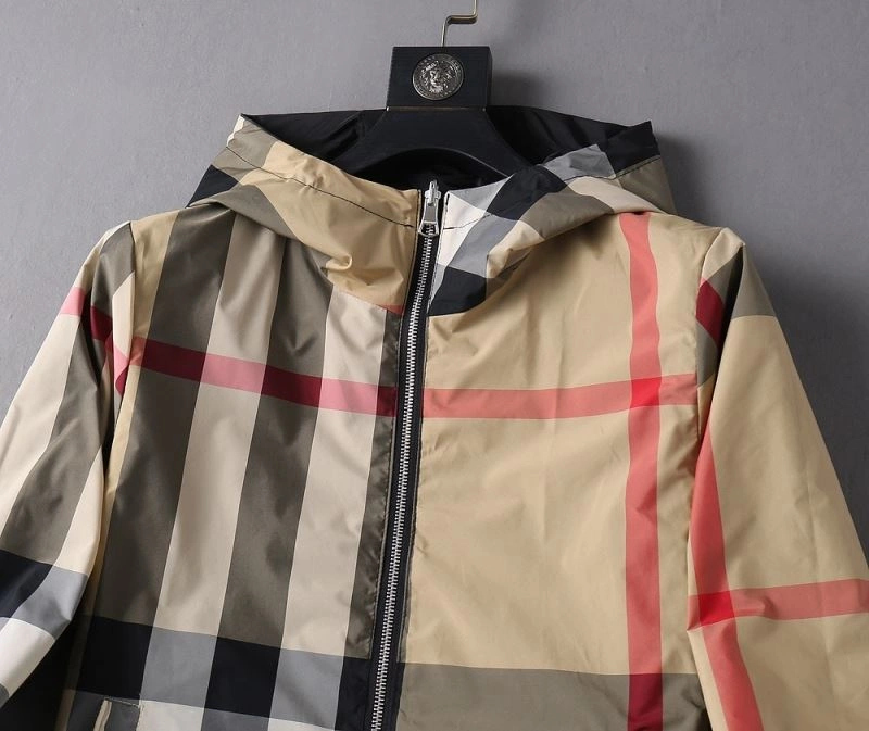 Burberry Outwear Breathable 102222