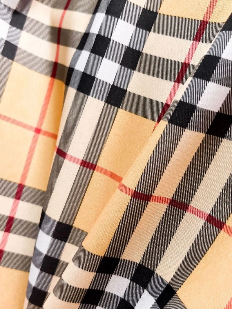 Burberry Outwear Bright 102204