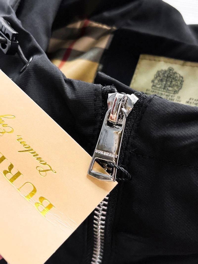 Burberry Outwear Bright 102204