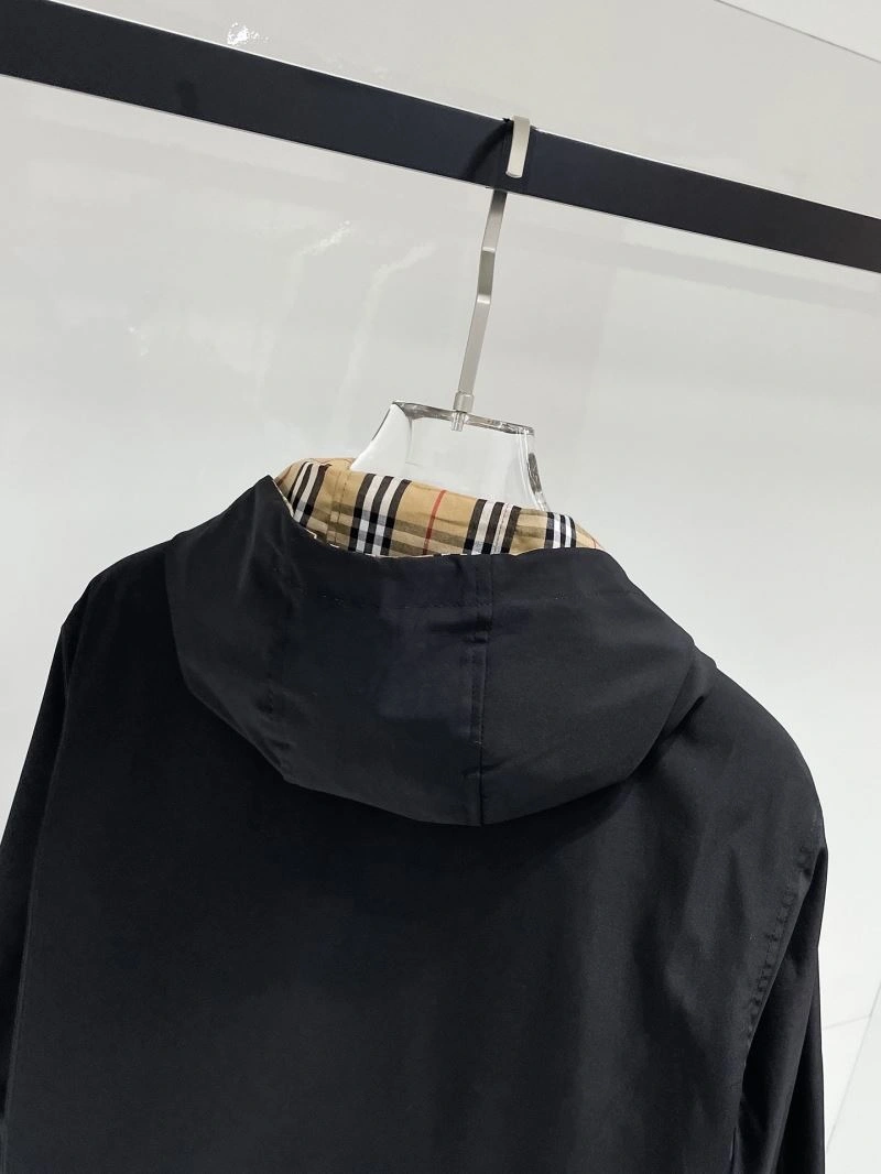 Timeless Burberry Outwear 102270