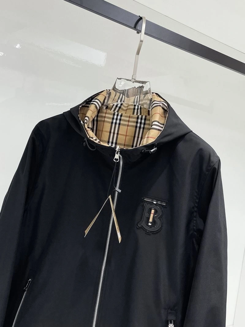 Timeless Burberry Outwear 102270