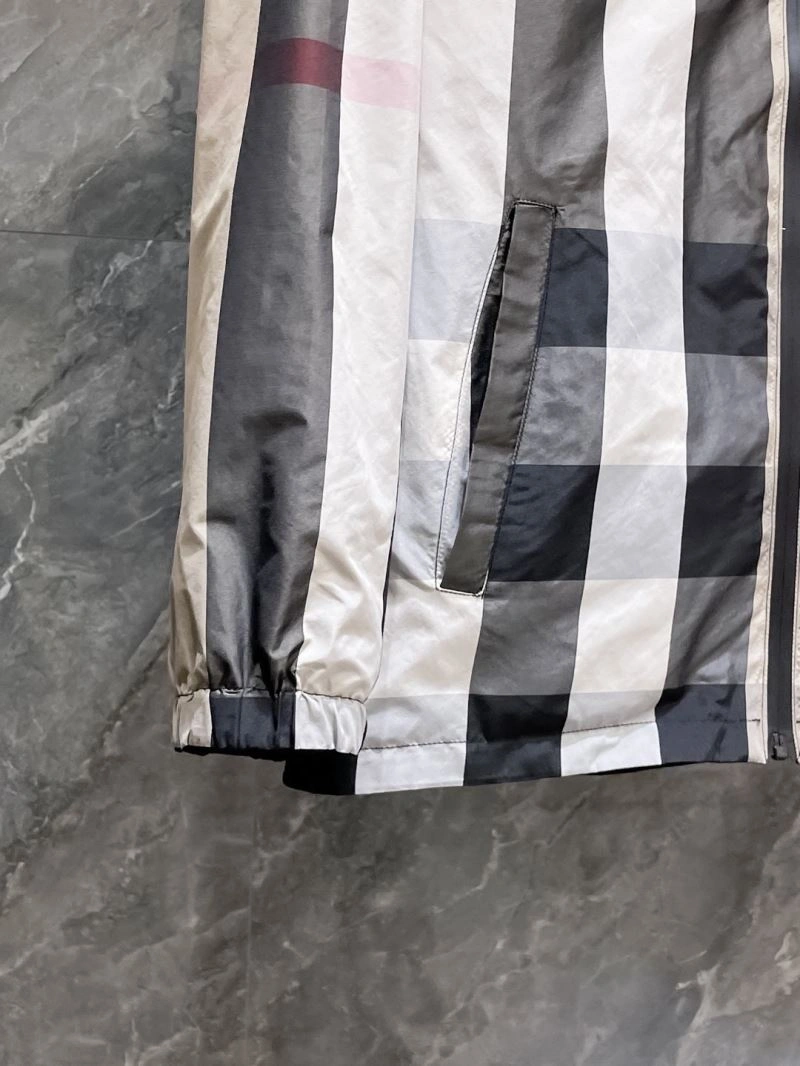 EyeCatching Burberry Outwear 102230